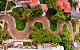 snake alley aerial view brick road